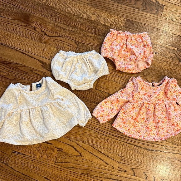 COTTON SETS OF RUFFLE TOPS AND BLOOMERS - SIZE 3-6M - Picture 1 of 5